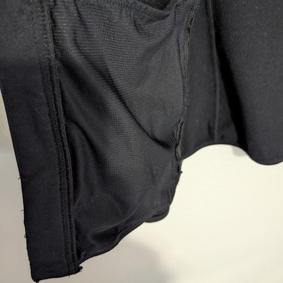 Fabletics Gym Jacket, size medium - Picture 4 of 5